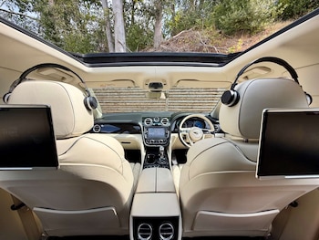 Used Bentley Bentayga 2017 for sale - 79537065: Photo