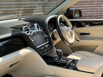 Used Bentley Bentayga 2017 for sale - 79537065: Photo
