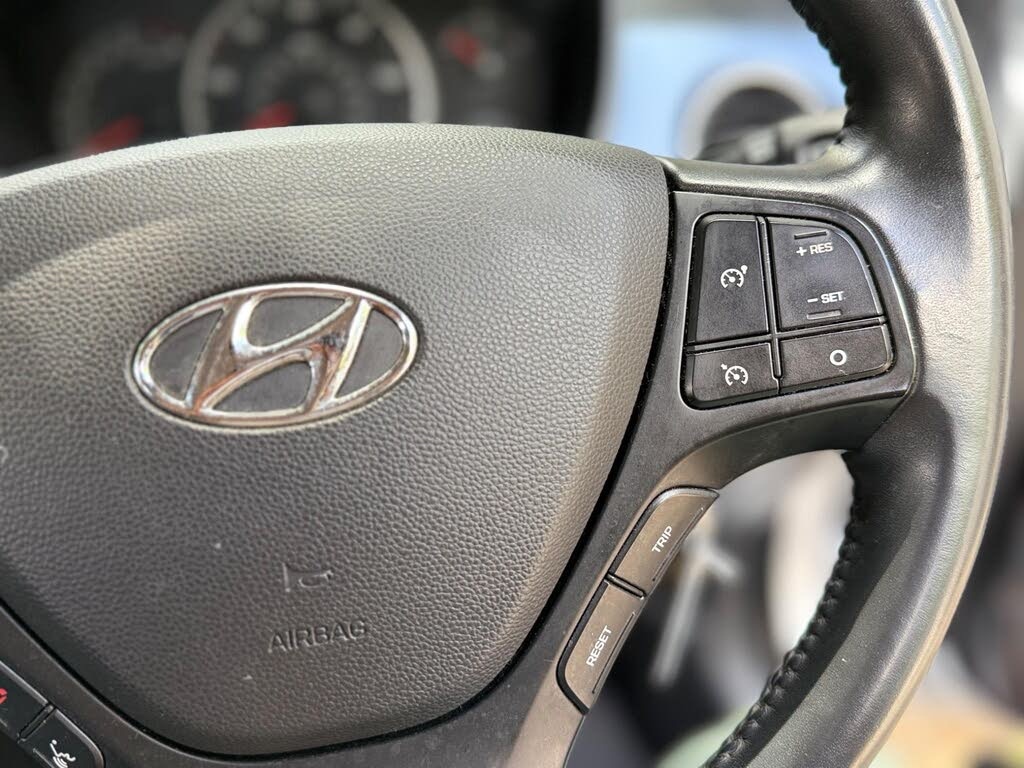 Used Hyundai i10 2017 for sale - 76347299: Photo 10