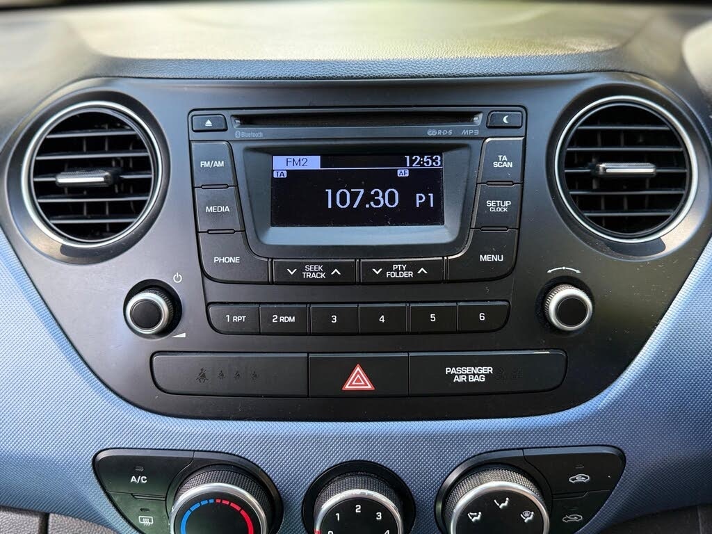 Used Hyundai i10 2017 for sale - 76347299: Photo 11