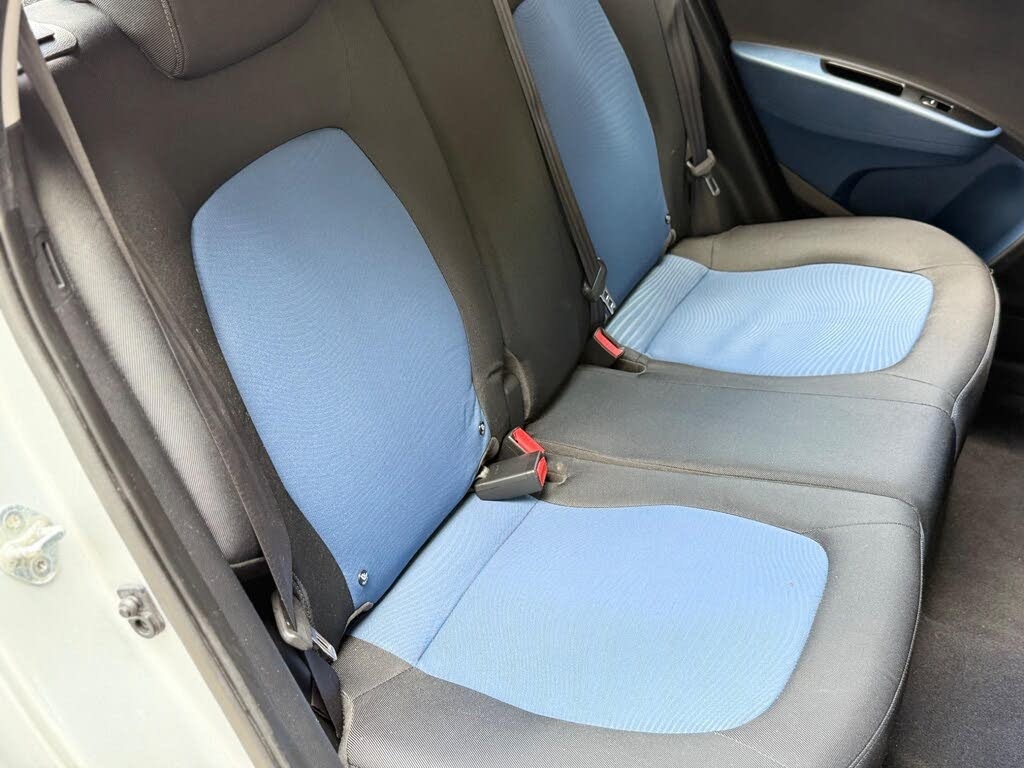 Used Hyundai i10 2017 for sale - 76347299: Photo 16