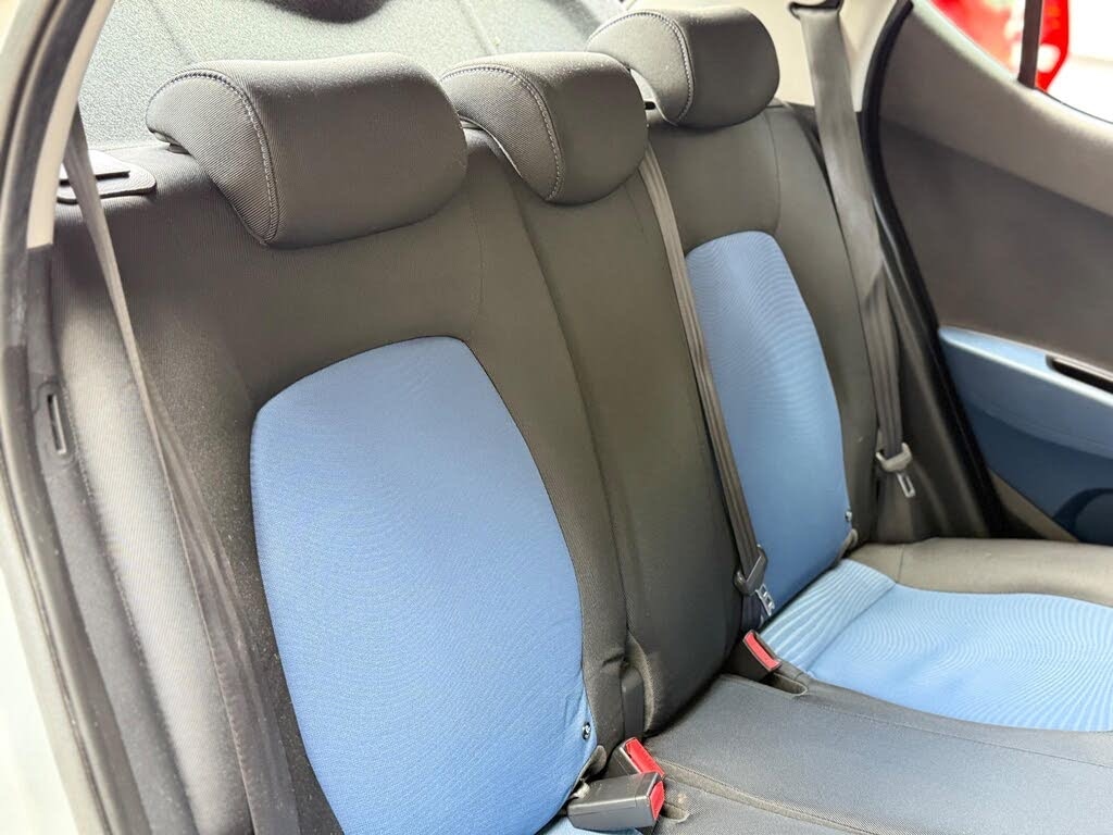 Used Hyundai i10 2017 for sale - 76347299: Photo 17