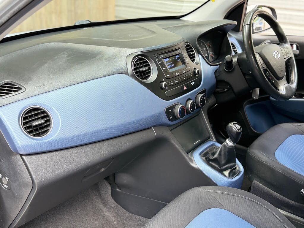 Used Hyundai i10 2017 for sale - 76347299: Photo 18