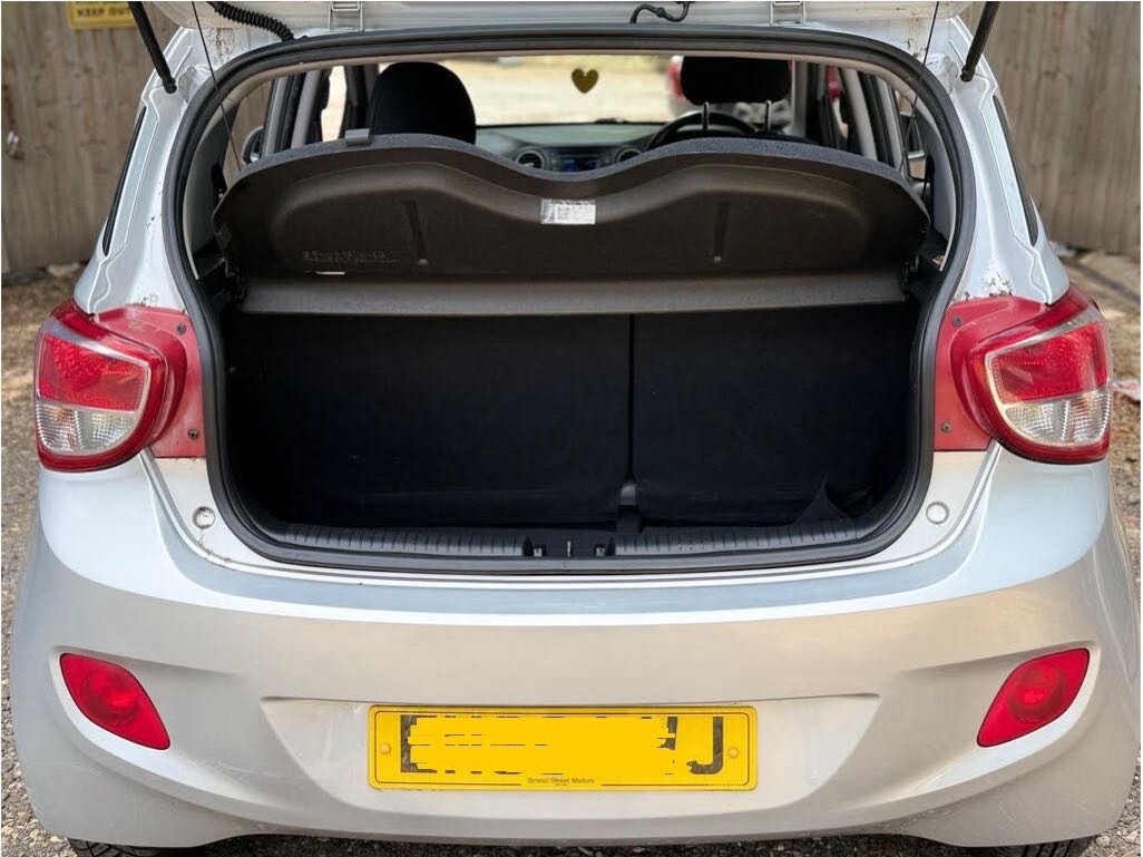 Used Hyundai i10 2017 for sale - 76347299: Photo 7
