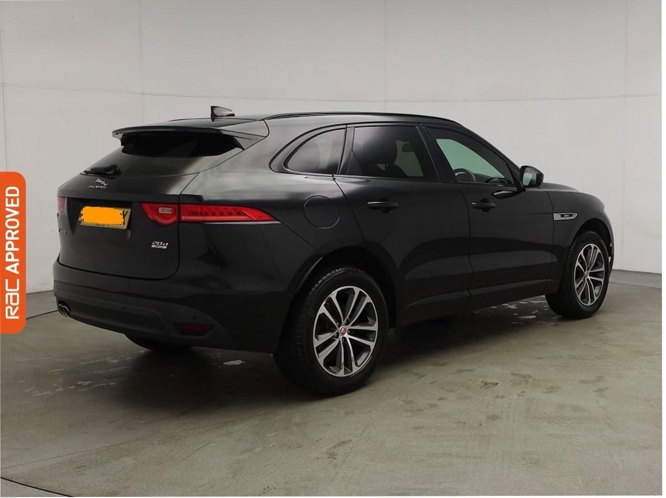 Used Jaguar F-Pace 2016 for sale - 77123926: Photo 5