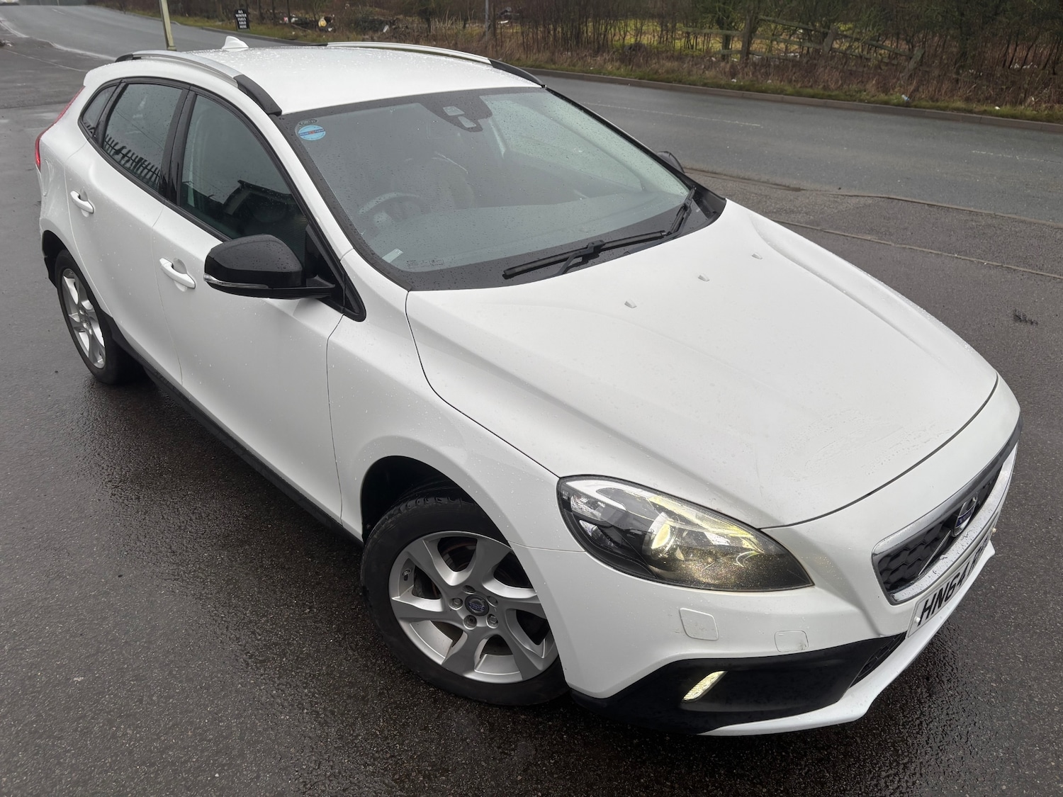 Used Volvo V40 2014 for sale - 77310502: Photo 1