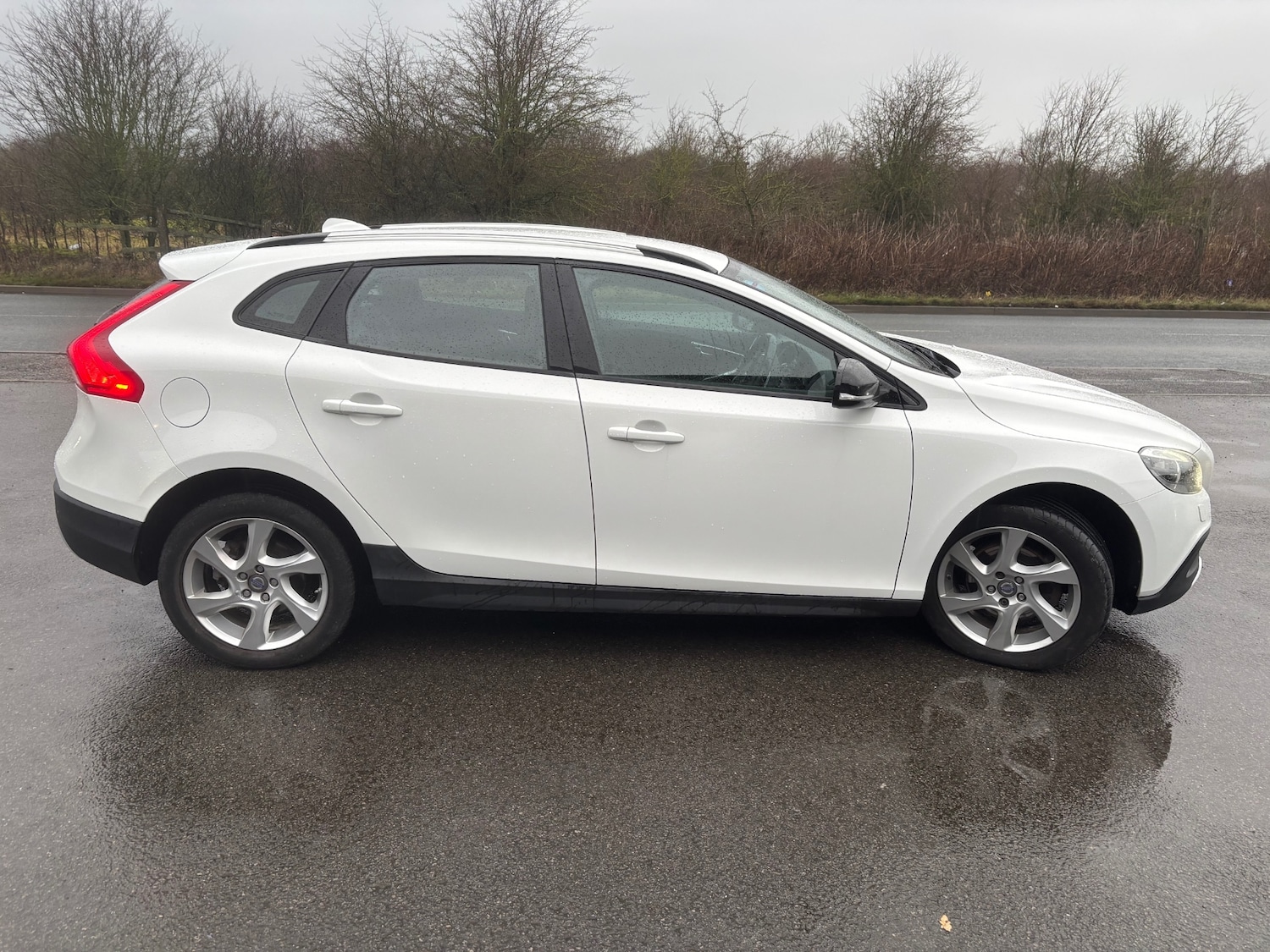 Used Volvo V40 2014 for sale - 77310502: Photo 22