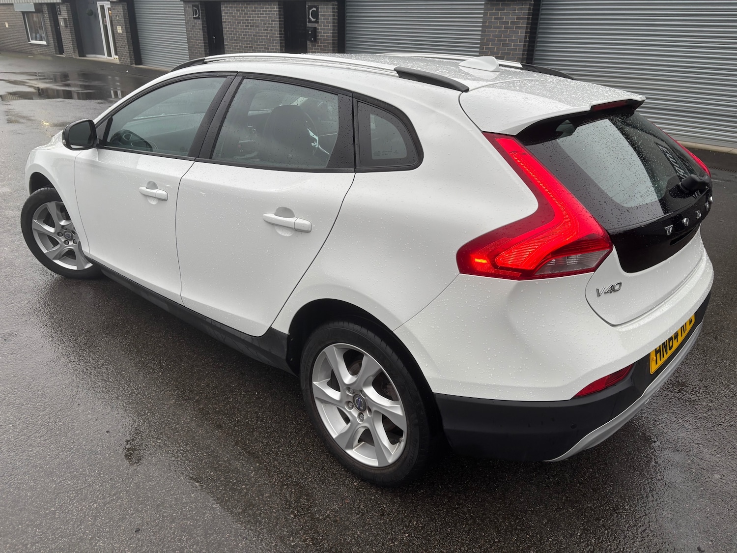 Used Volvo V40 2014 for sale - 77310502: Photo 3