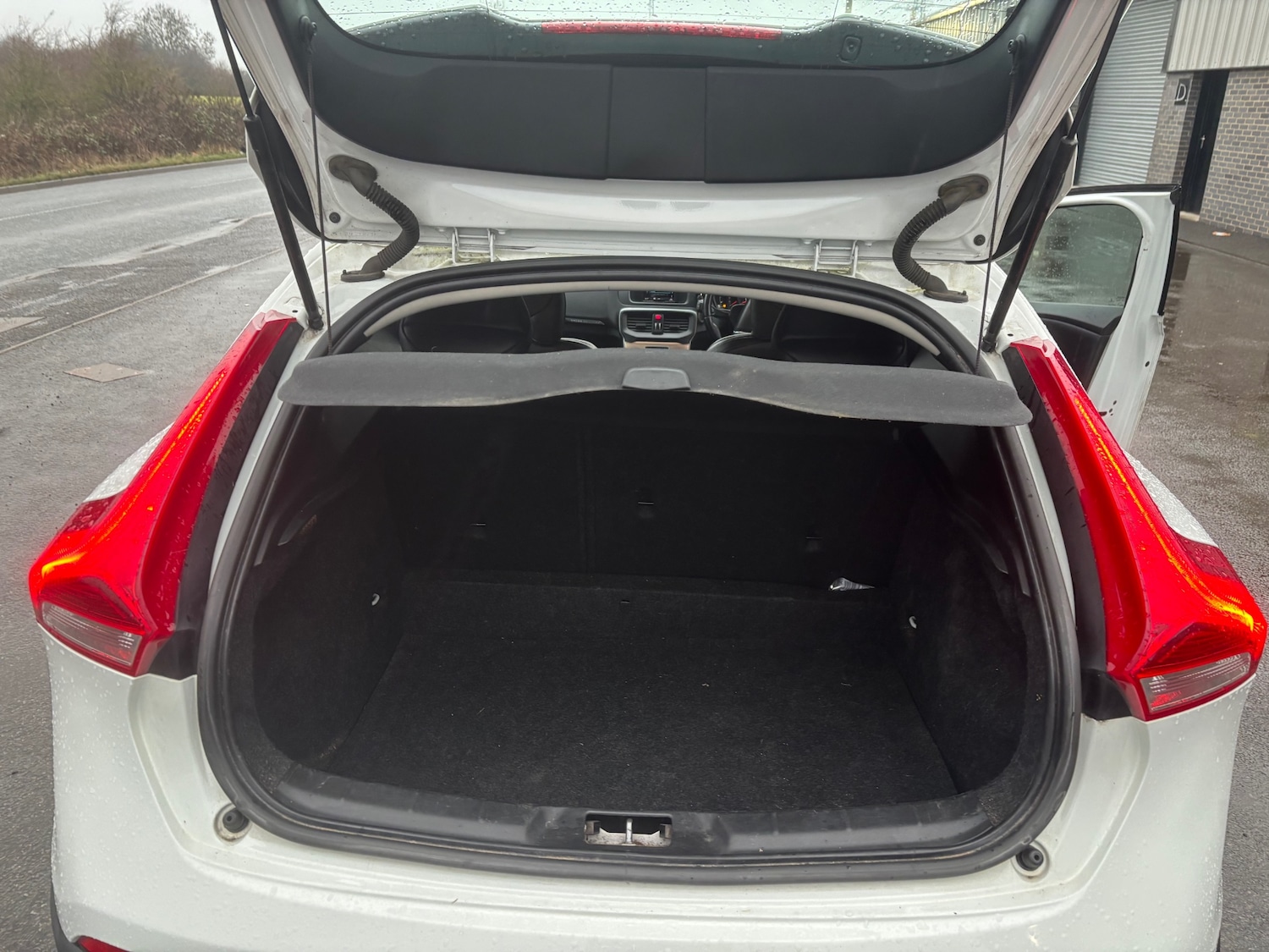 Used Volvo V40 2014 for sale - 77310502: Photo 6