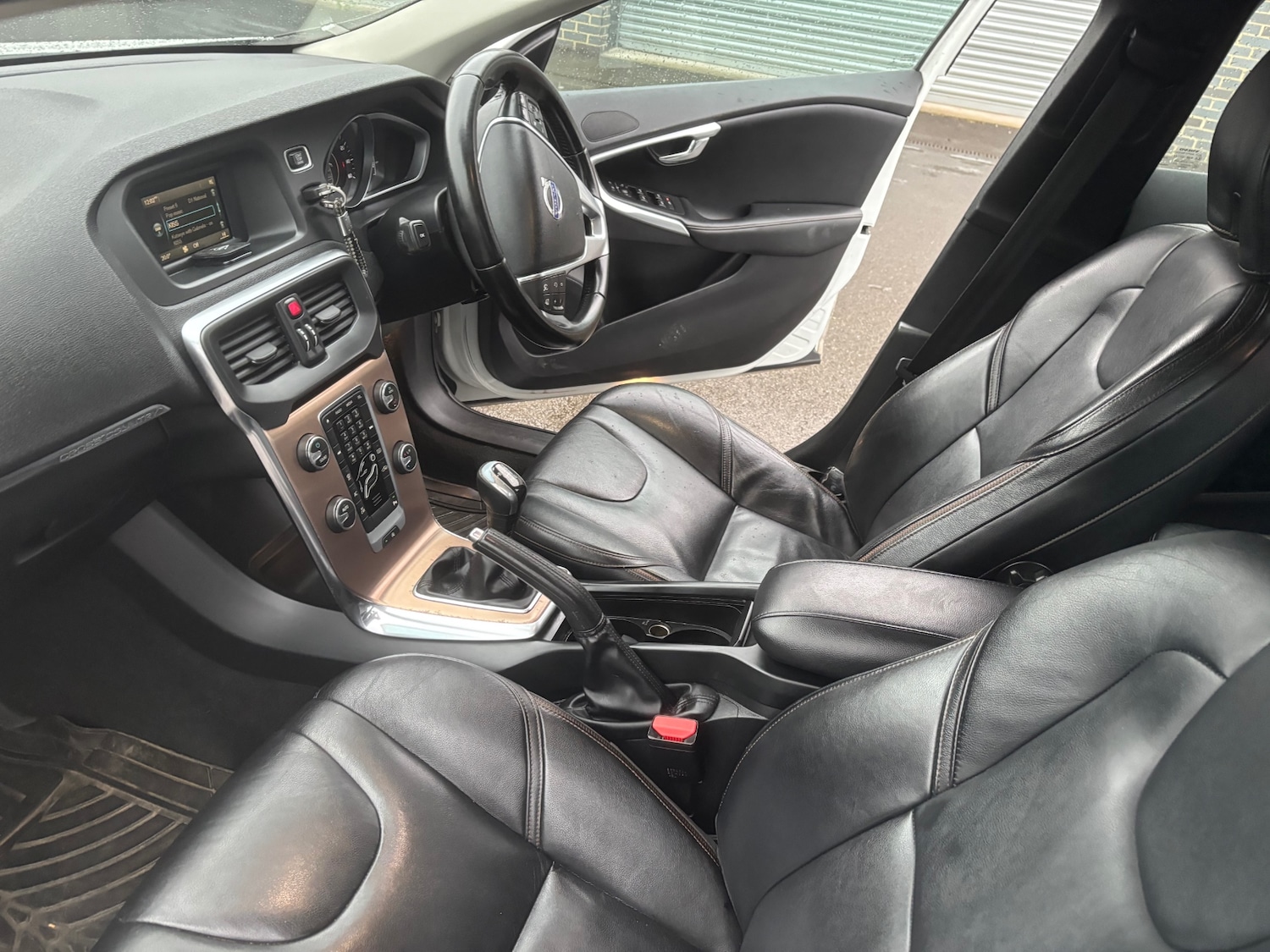 Used Volvo V40 2014 for sale - 77310502: Photo 9