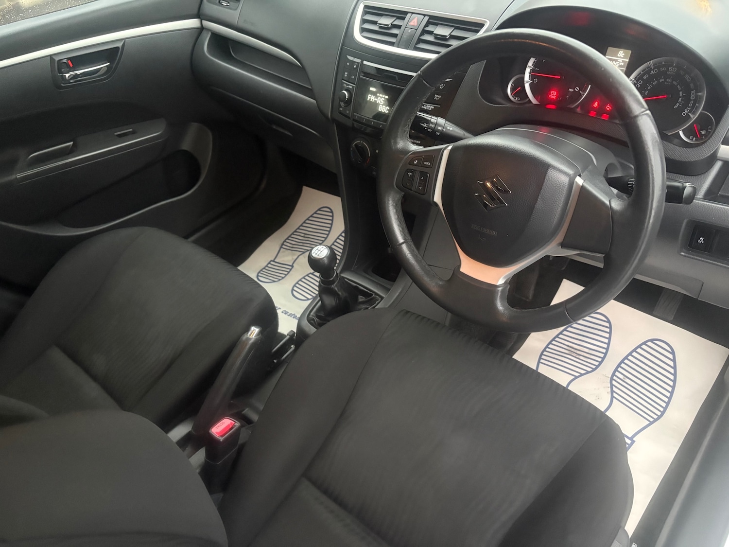 Used Suzuki Swift 2013 for sale - 76984909: Photo 4