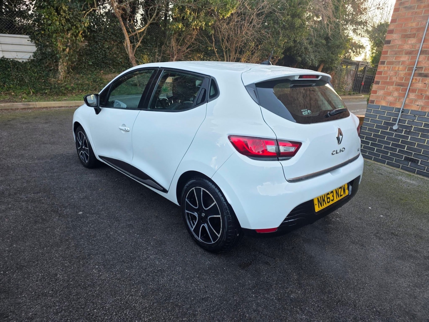 Used Renault Clio 2013 for sale - 77135933: Photo 2