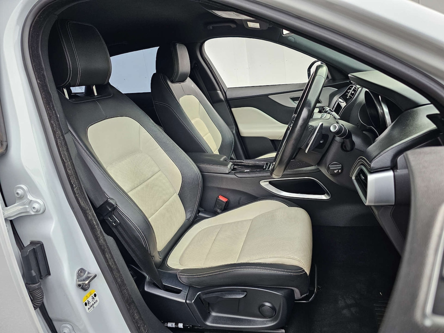 Used Jaguar F-Pace 2017 for sale - 76864088: Photo 16