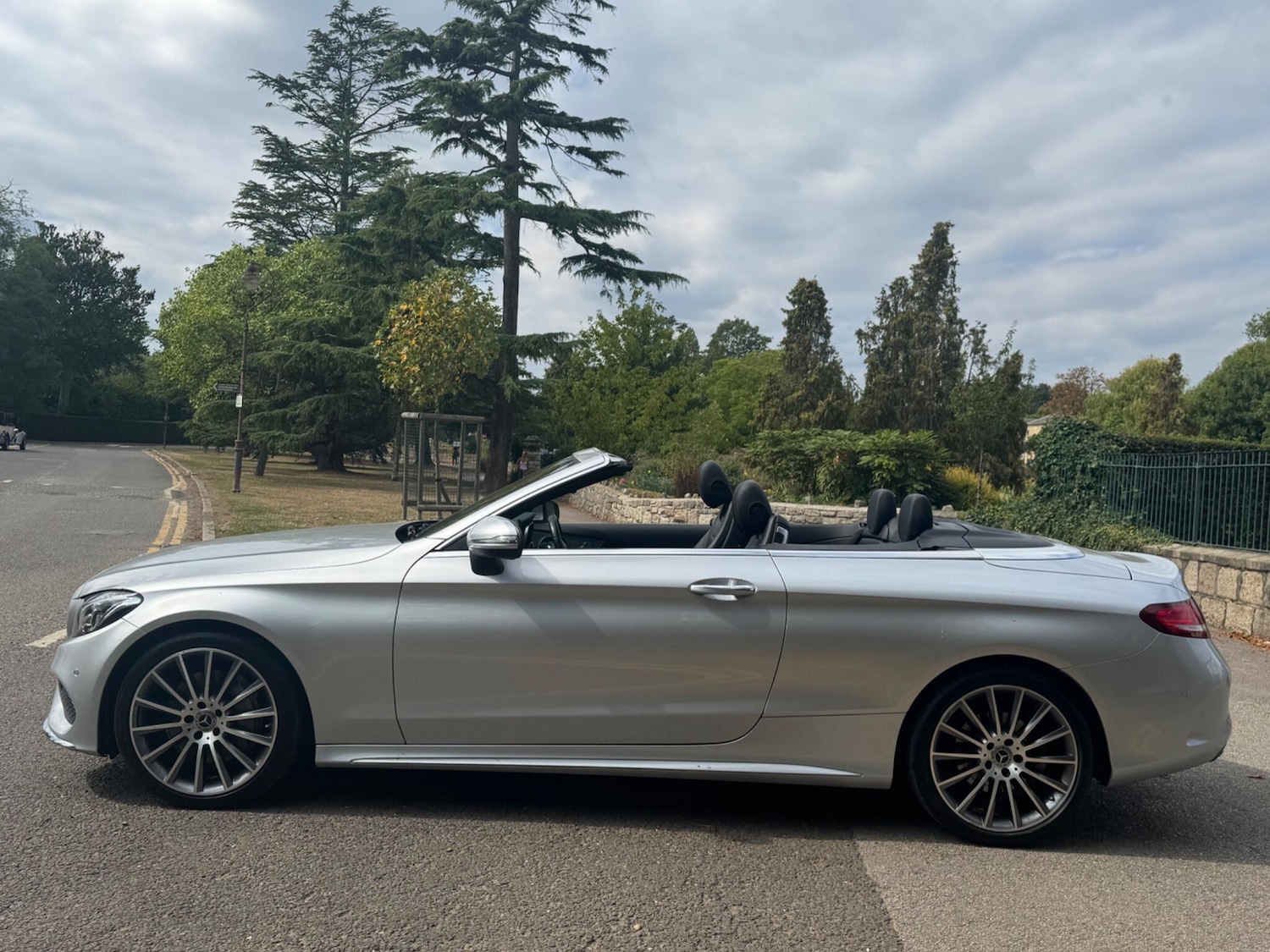 Used Mercedes-Benz C Class 2017 for sale - 76952659: Photo 4