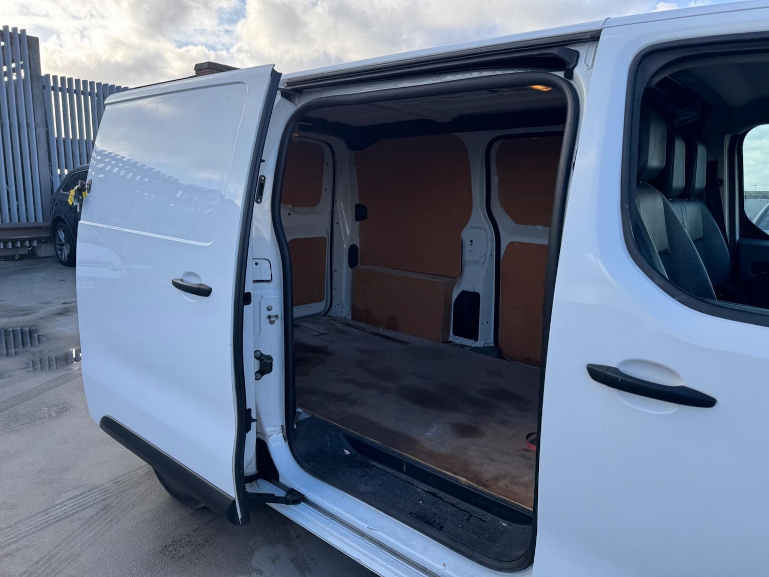 Used Peugeot Expert 2022 for sale - 77358669: Photo 8