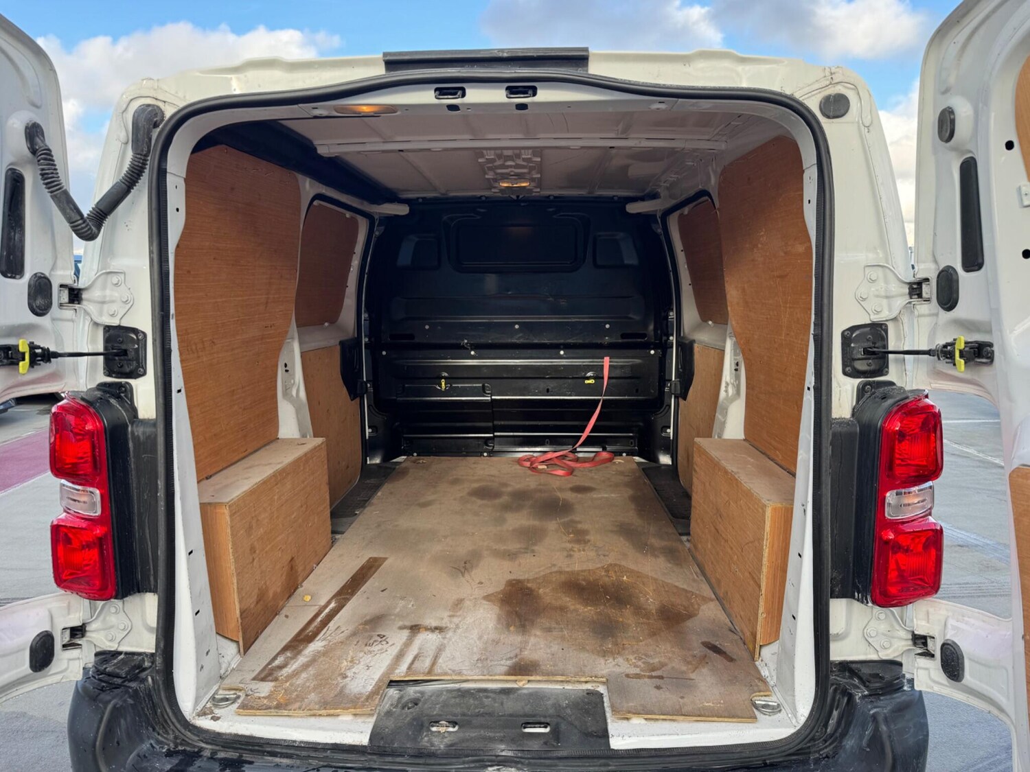 Used Peugeot Expert 2022 for sale - 77358669: Photo 9