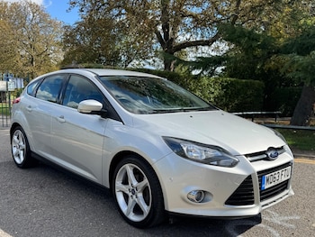 2014 (63) - 1.0 125 EcoBoost Titanium Navigator 5dr