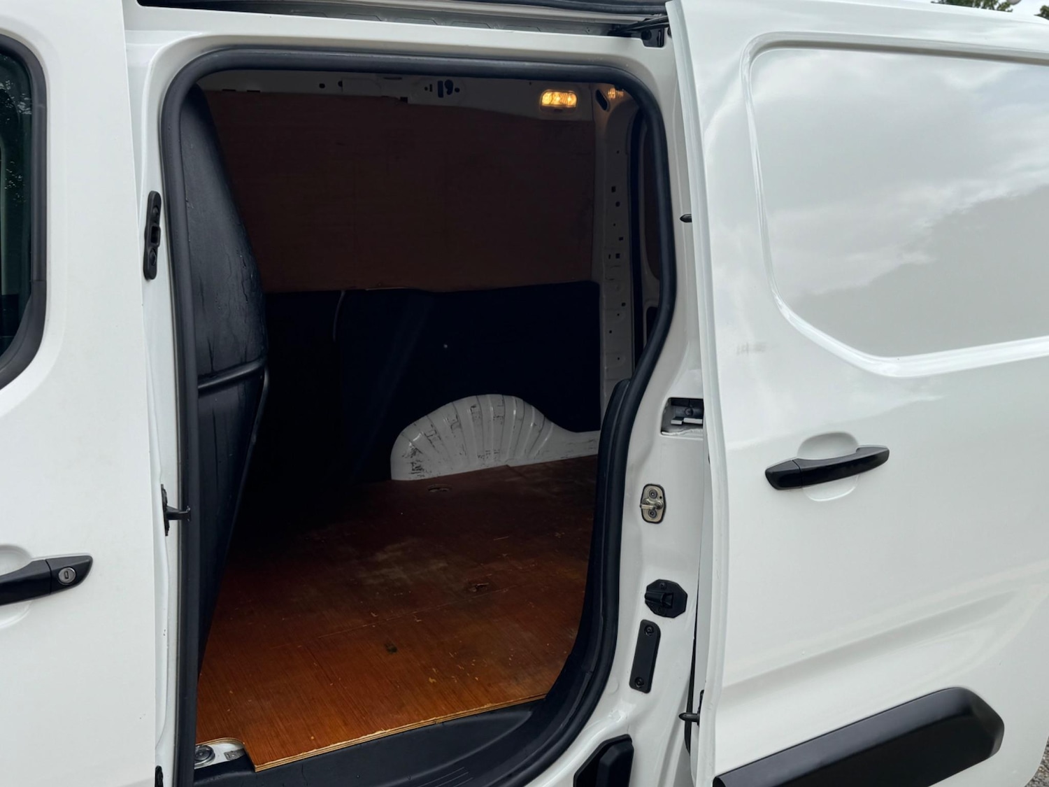 Used Peugeot Partner 2020 for sale - 75964620: Photo 15