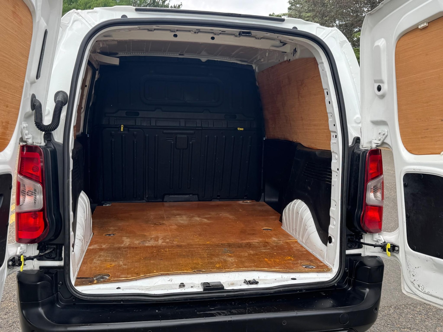 Used Peugeot Partner 2020 for sale - 75964620: Photo 17