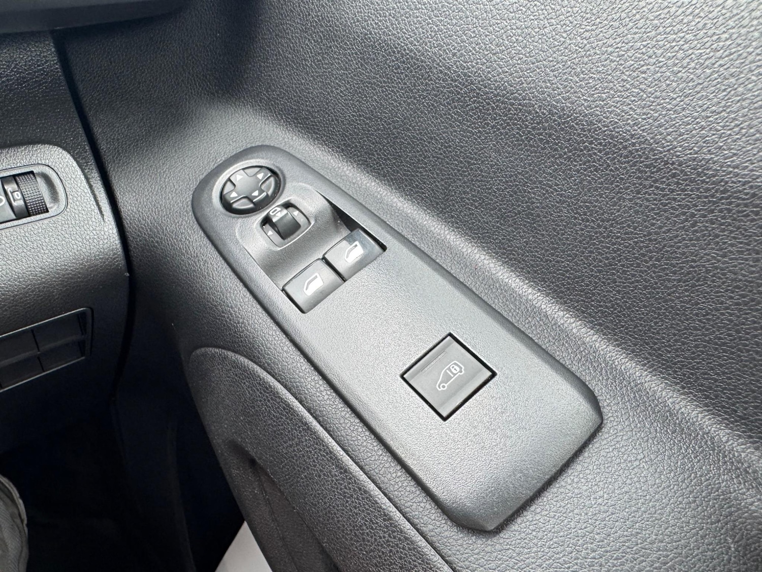Used Peugeot Partner 2020 for sale - 75964620: Photo 24