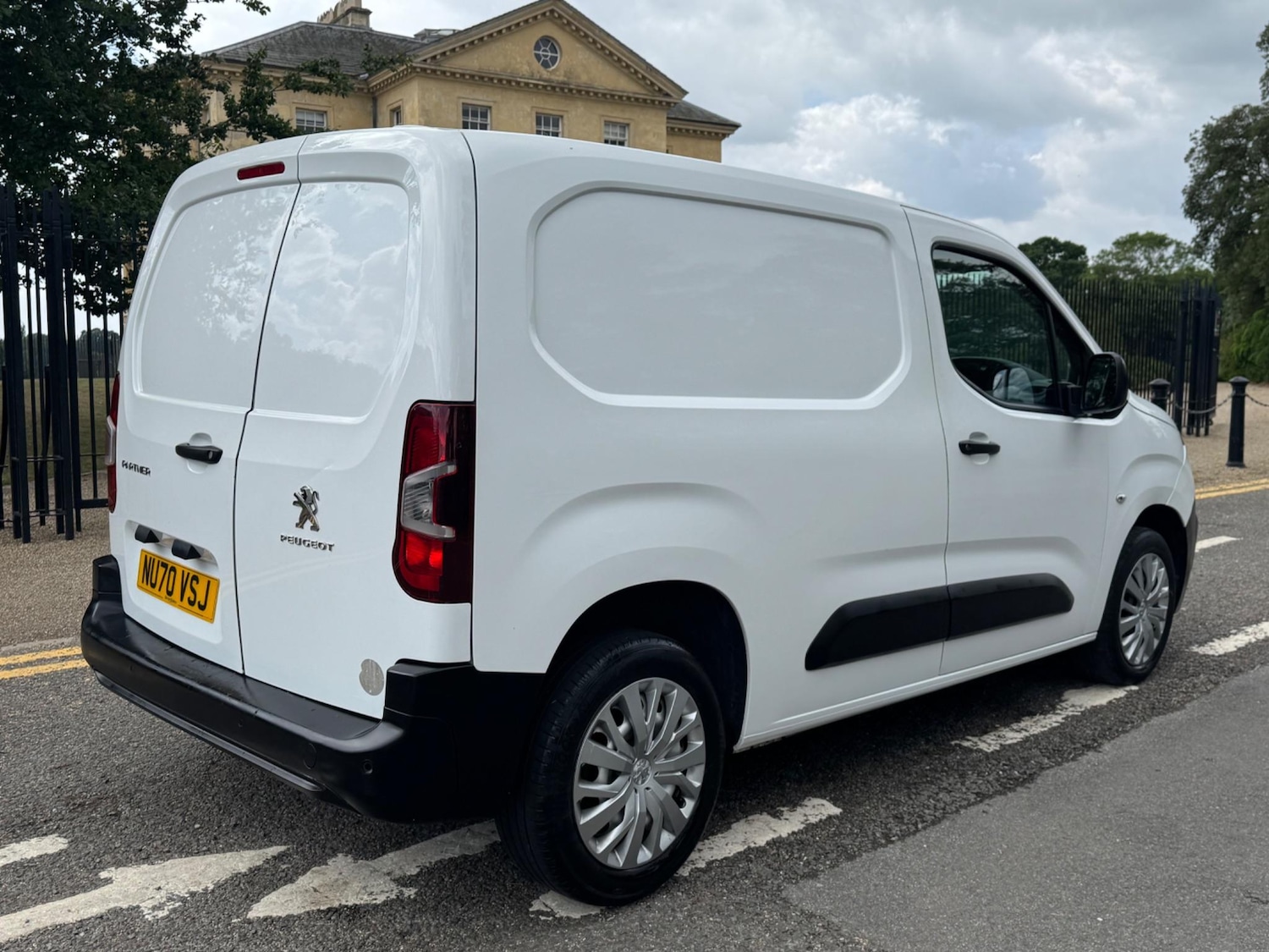 Used Peugeot Partner 2020 for sale - 75964620: Photo 7