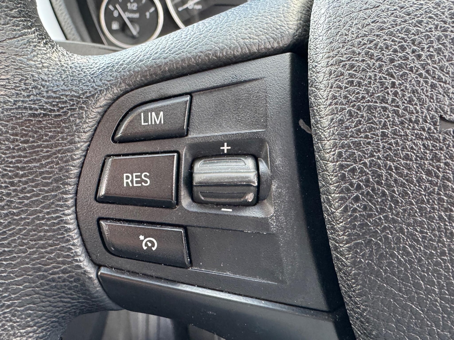 Used BMW 3 Series 2017 for sale - 77267087: Photo 26