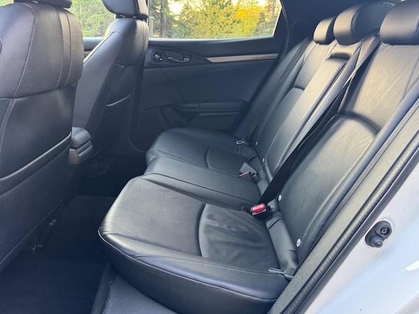 Used Honda Civic 2017 for sale - 76200446: Photo 16