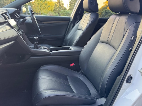 Used Honda Civic 2017 for sale - 76200446: Photo 17