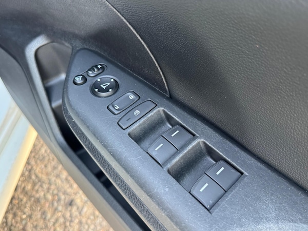 Used Honda Civic 2017 for sale - 76200446: Photo 24