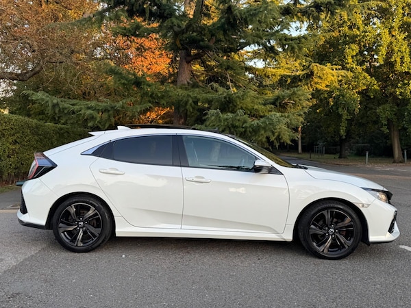 Used Honda Civic 2017 for sale - 76200446: Photo 8