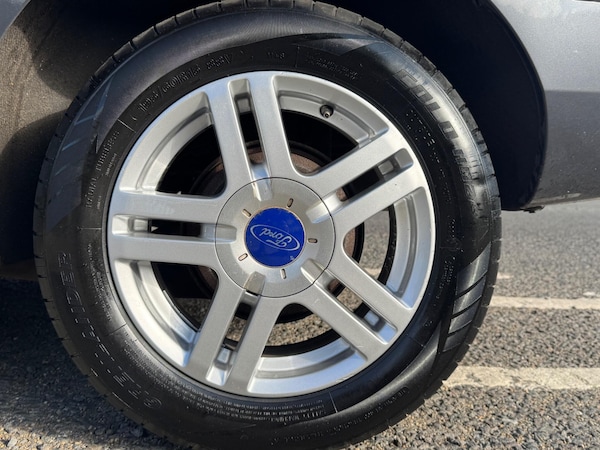Used Ford Fusion 2004 for sale - 76026377: Photo 11