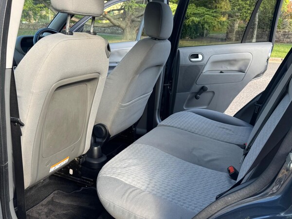 Used Ford Fusion 2004 for sale - 76026377: Photo 15