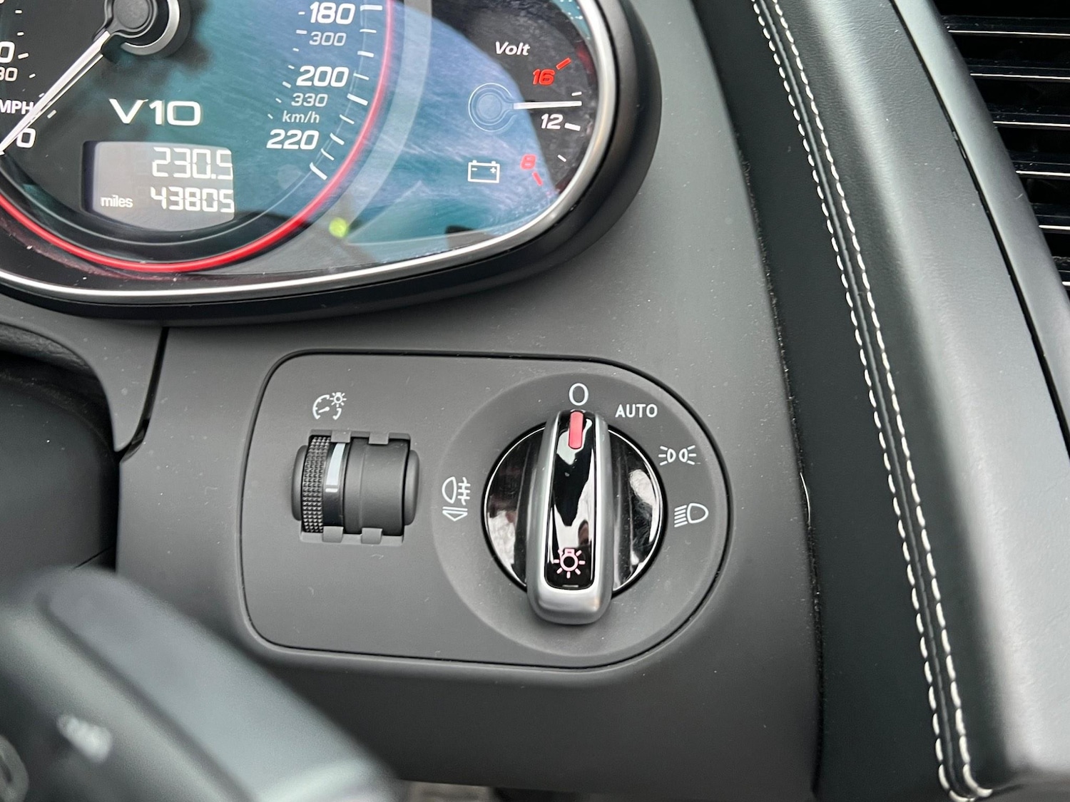 Used Audi R8 2015 for sale - 76976494: Photo 38