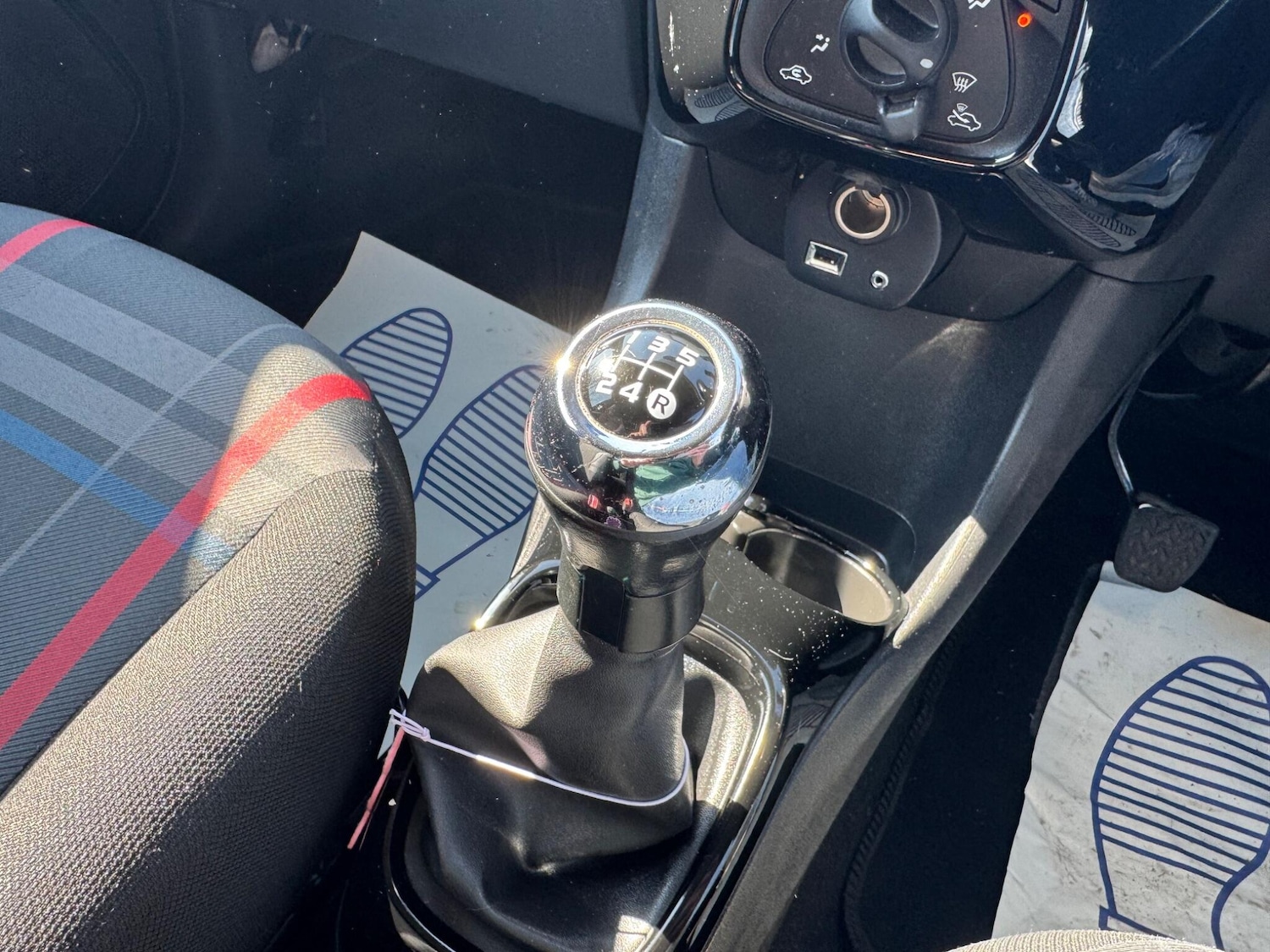 Used Peugeot 108 2015 for sale - 77957279: Photo 24