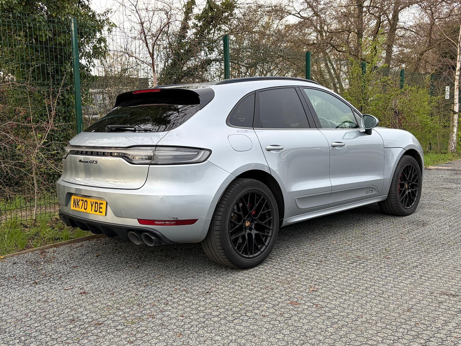 Used Porsche Macan 2021 for sale - 77957450: Photo 2