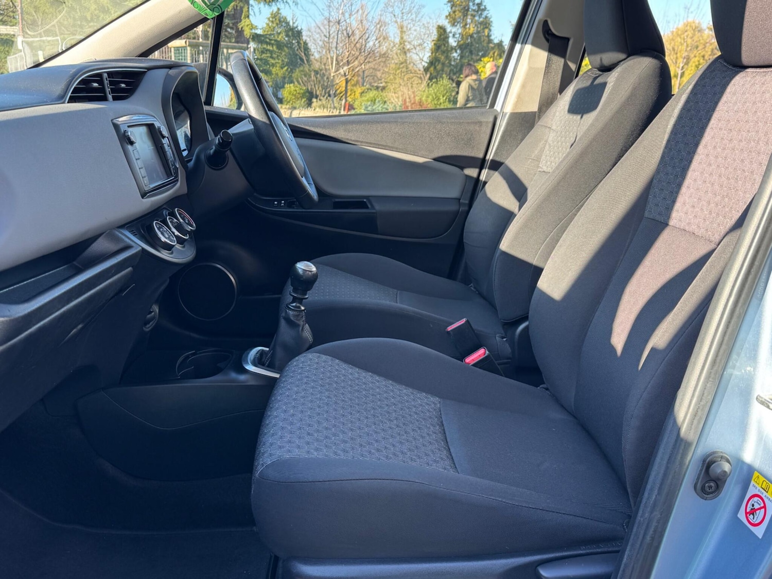 Used Toyota Yaris 2015 for sale - 76965057: Photo 14