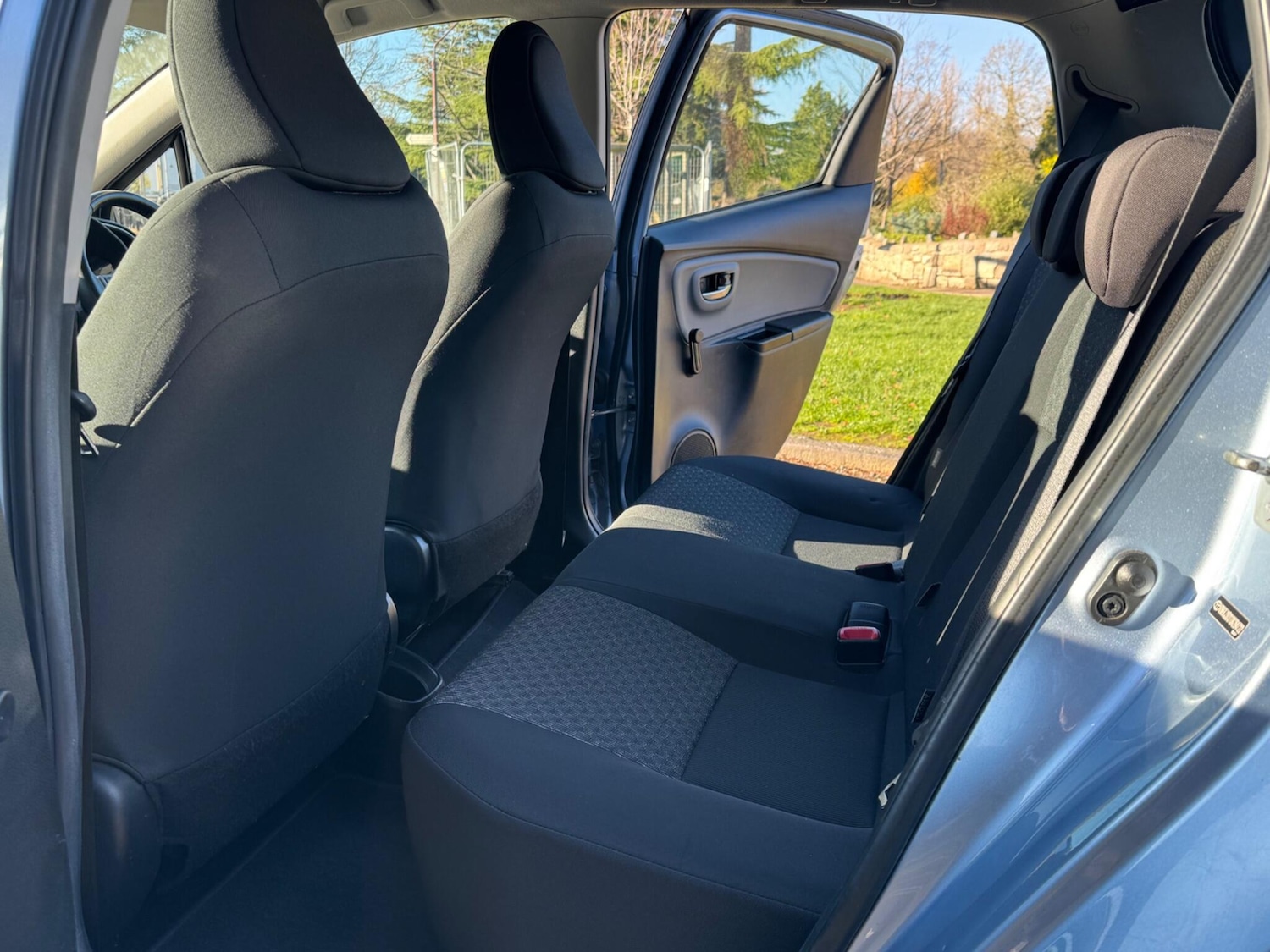 Used Toyota Yaris 2015 for sale - 76965057: Photo 16