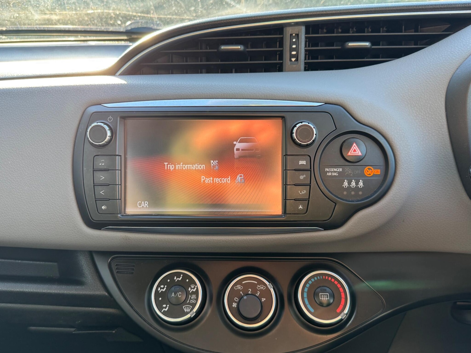 Used Toyota Yaris 2015 for sale - 76965057: Photo 23