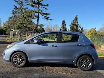 Used Toyota Yaris 2015 for sale - 76965057: Photo