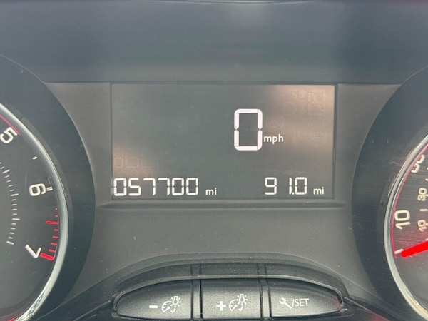 Used Peugeot 208 2015 for sale - 76283380: Photo 2