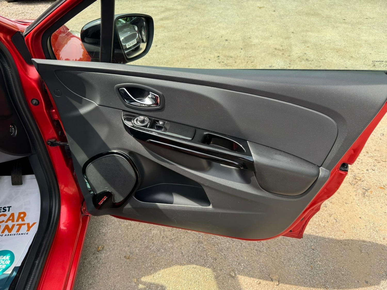 Used Renault Clio 2014 for sale - 77538319: Photo 32