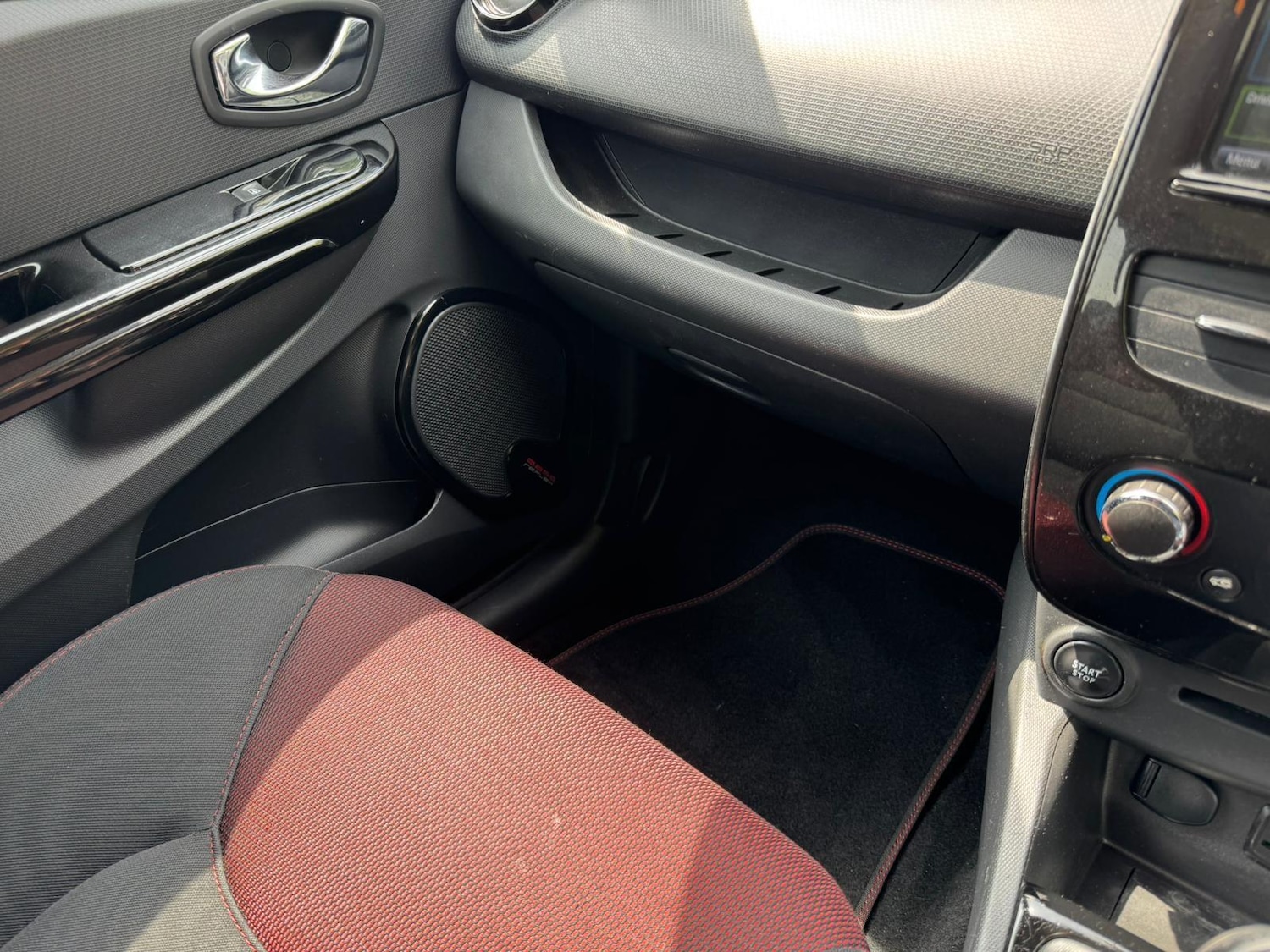 Used Renault Clio 2014 for sale - 77538319: Photo 43