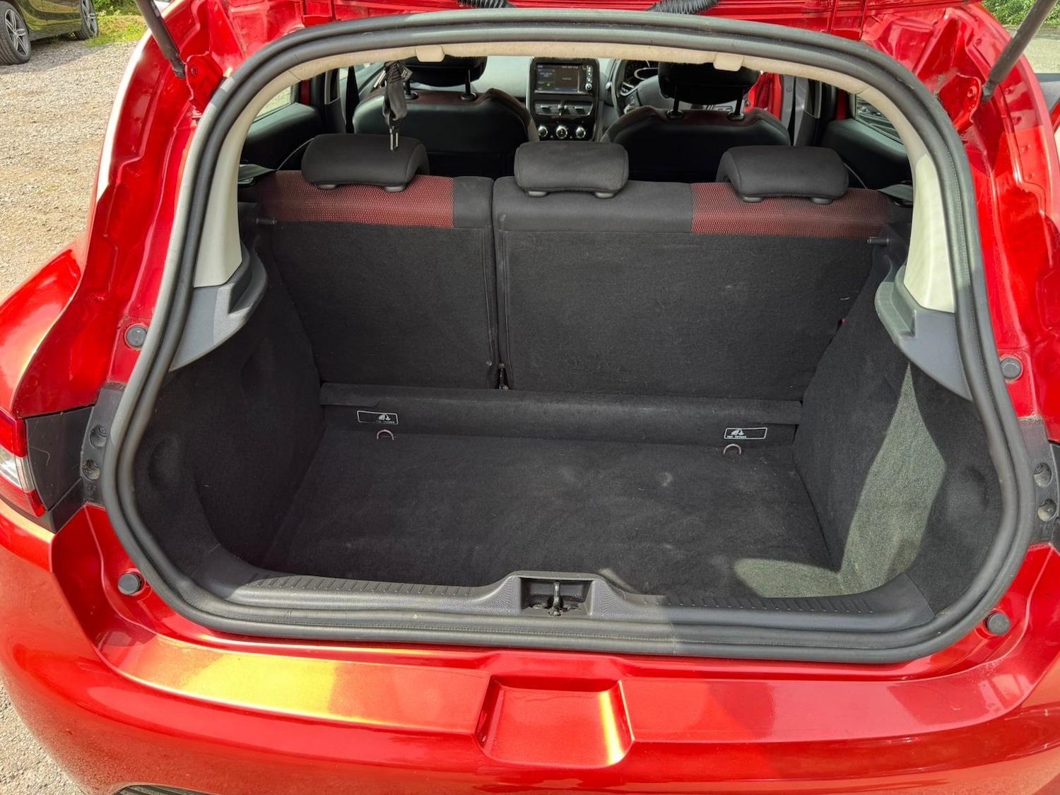 Used Renault Clio 2014 for sale - 77538319: Photo 62