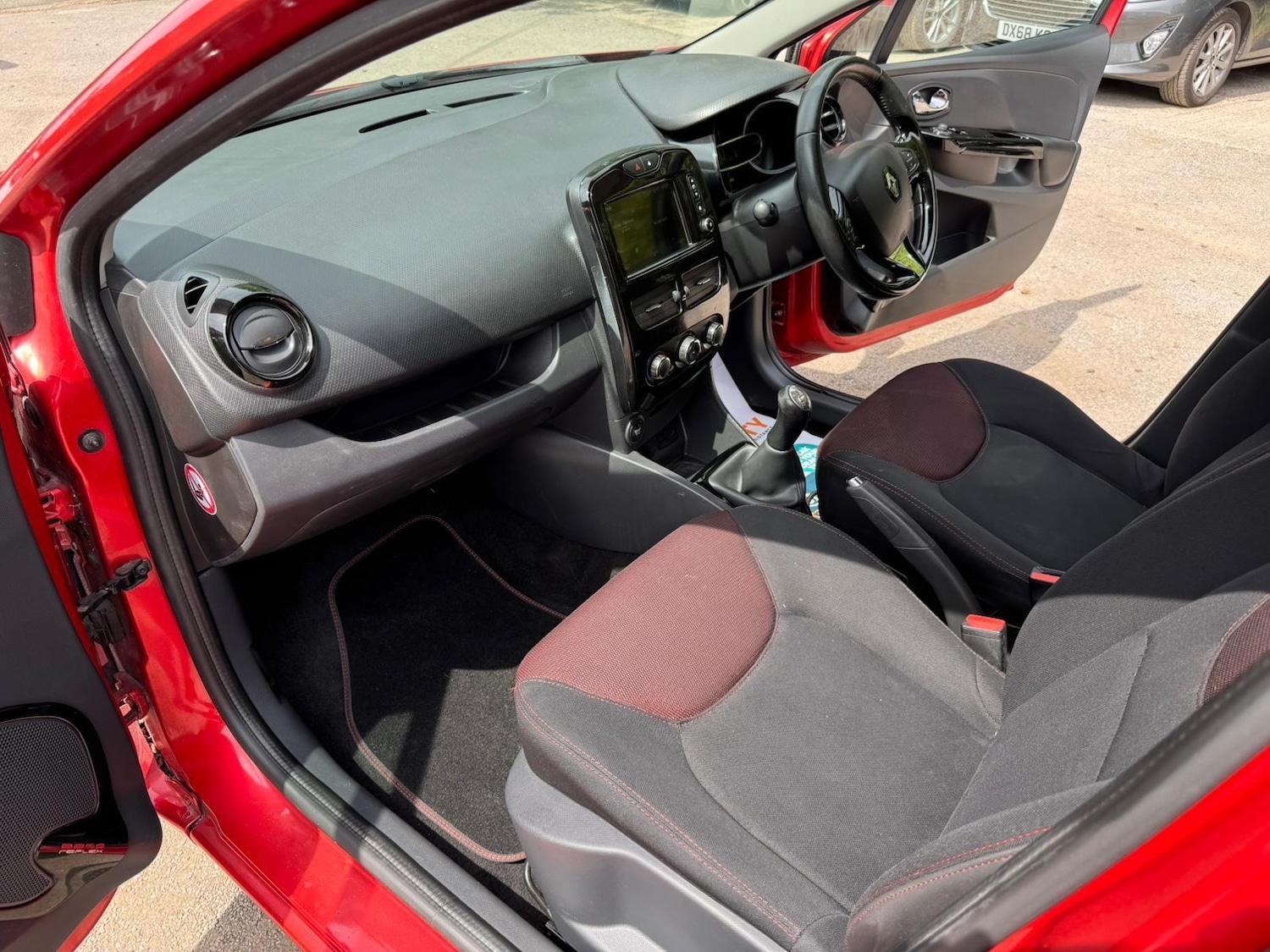 Used Renault Clio 2014 for sale - 77538319: Photo 68