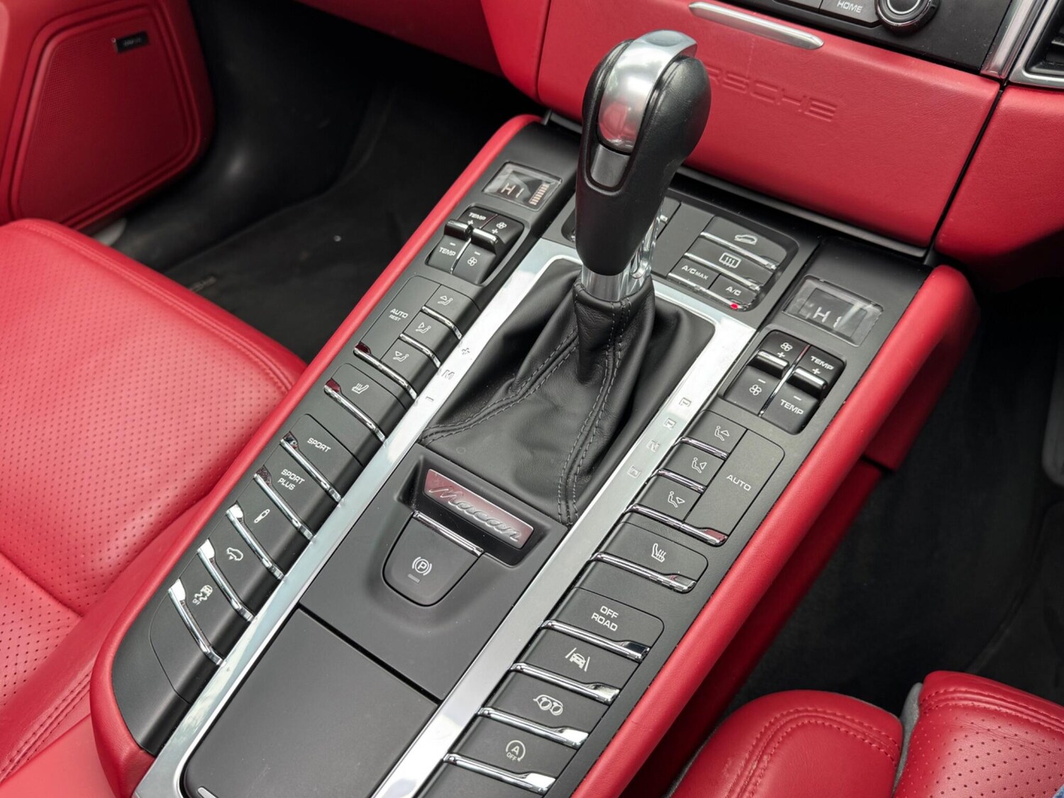 Used Porsche Macan 2017 for sale - 77958419: Photo 46