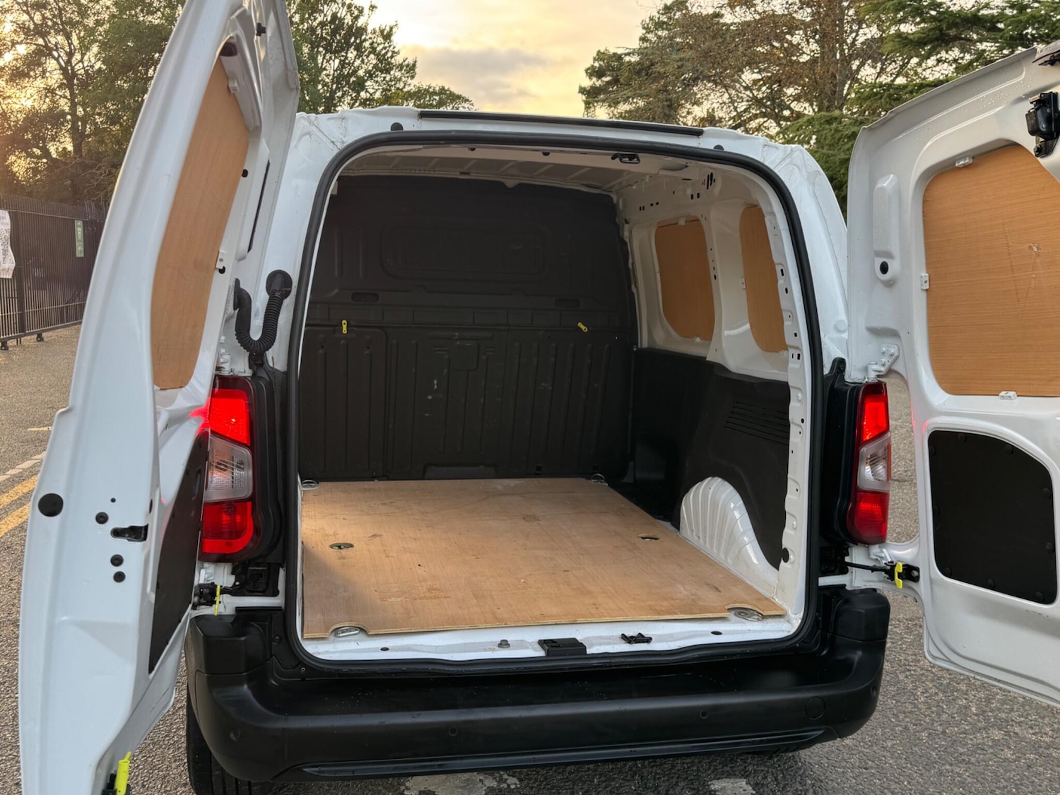 Used Peugeot Partner 2022 for sale - 76200941: Photo 14