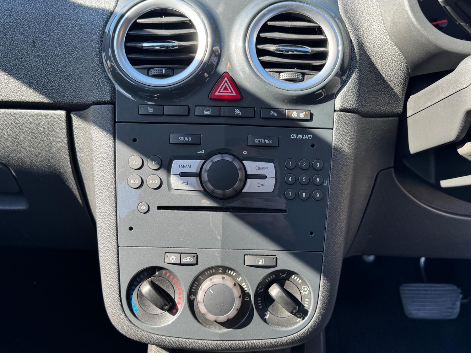 Used Vauxhall Corsa 2011 for sale - 78034828: Photo 26