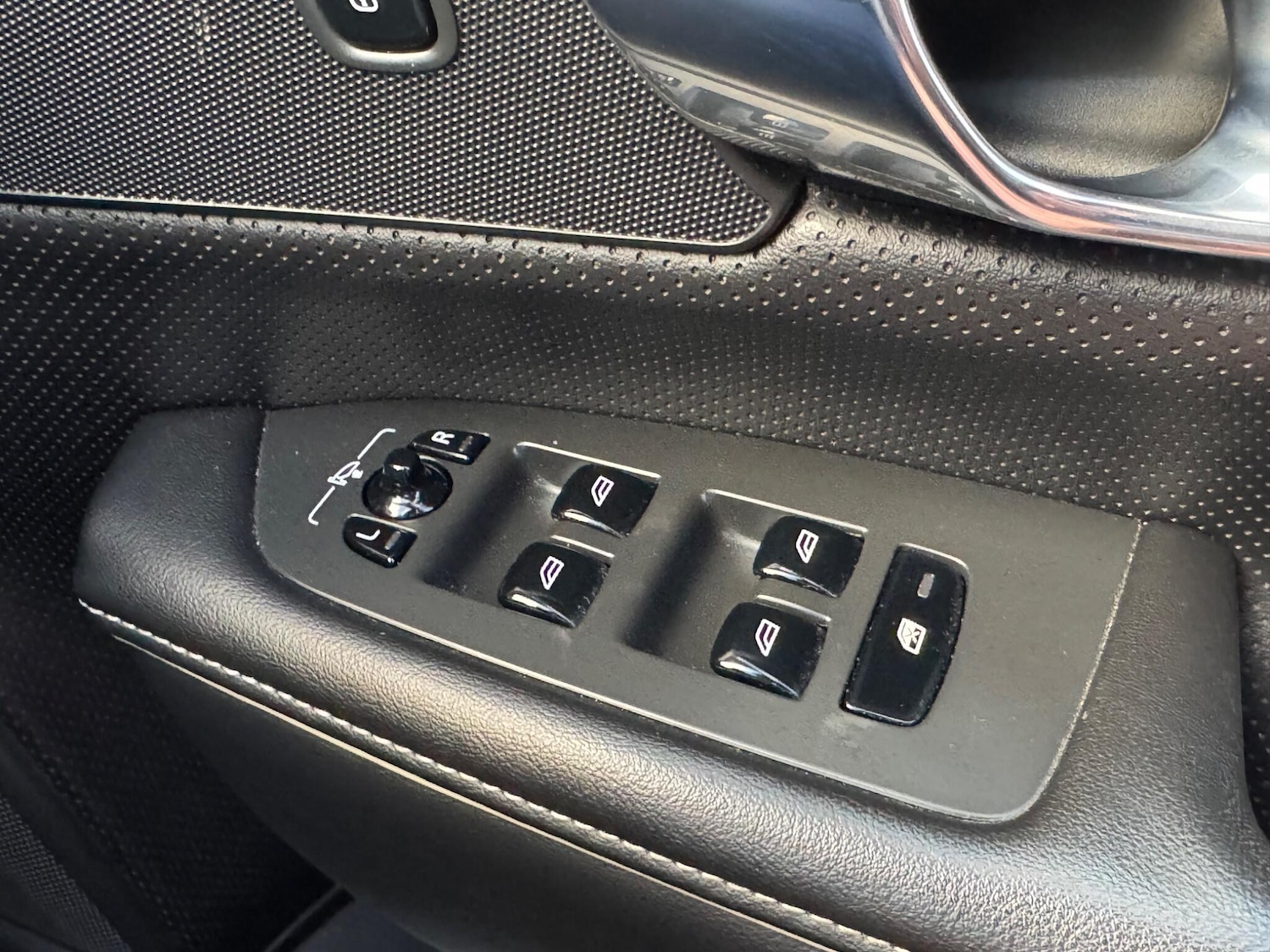 Used Volvo S90 2018 for sale - 76952539: Photo 27