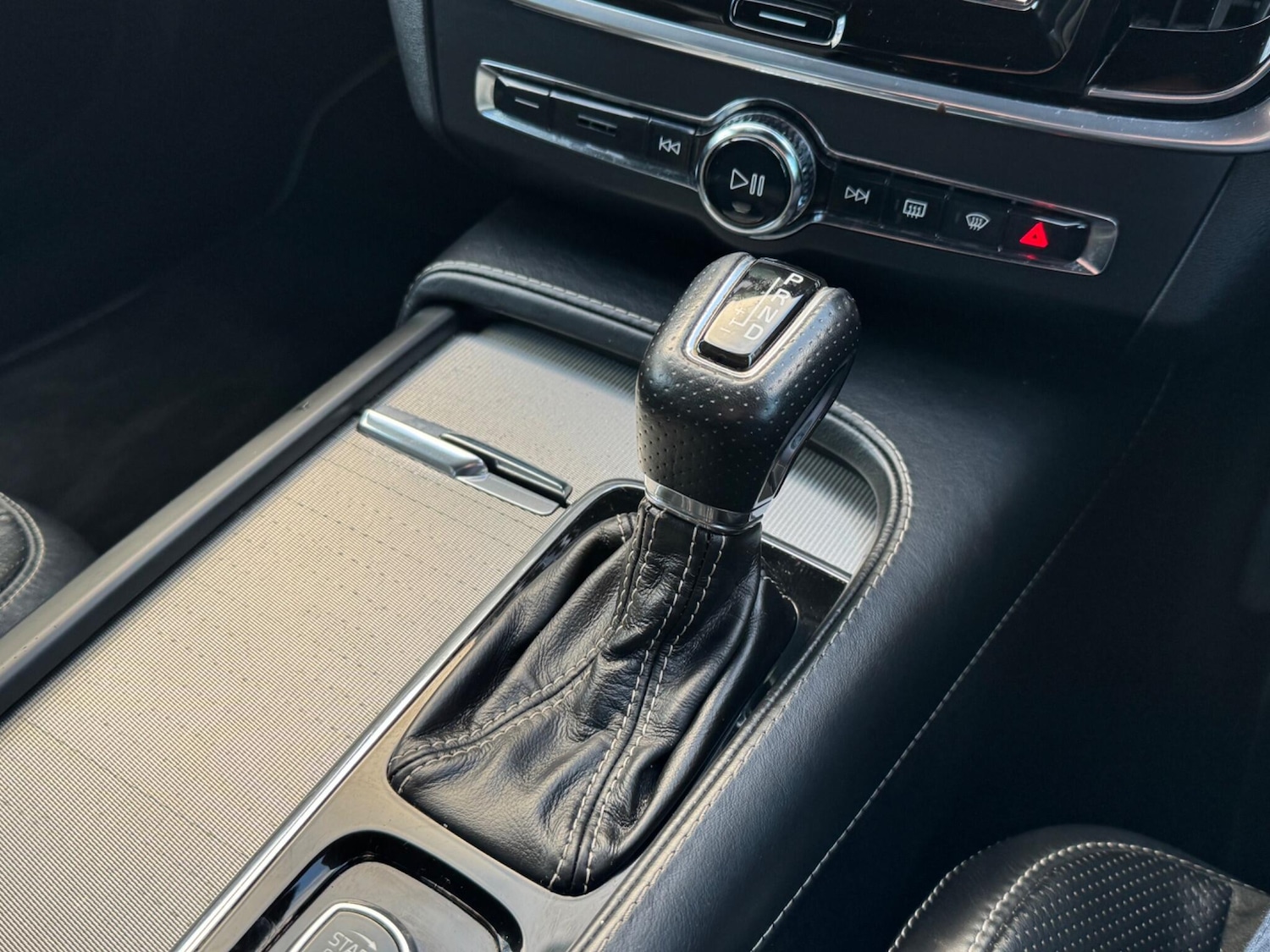 Used Volvo S90 2018 for sale - 76952539: Photo 28