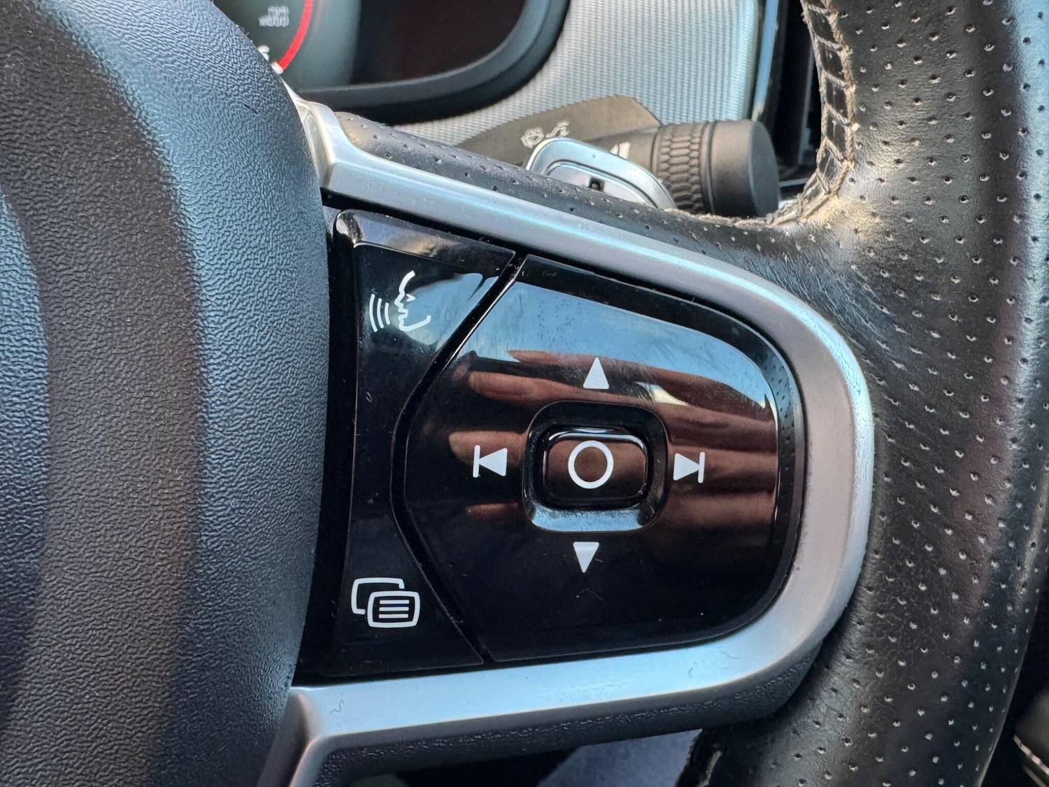 Used Volvo S90 2018 for sale - 76952539: Photo 32